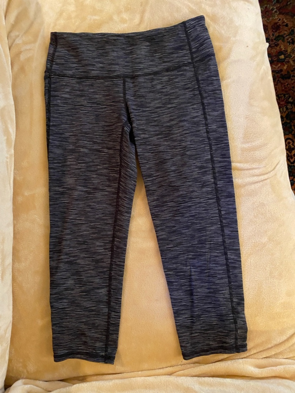 Athleta Women's Heathered Charcoal Capri Leggings